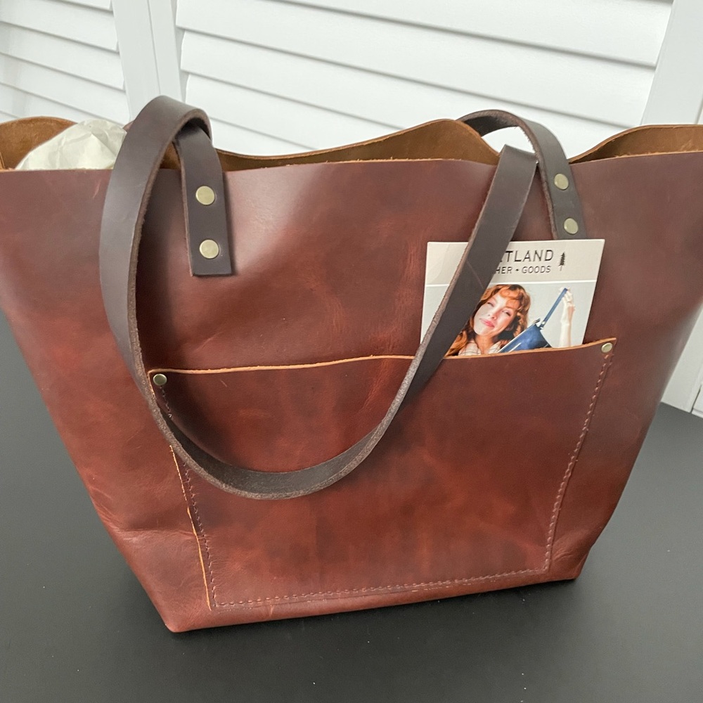 CLASSIC LEATHER TOTE Portland Tote bag Coffee color NWT
